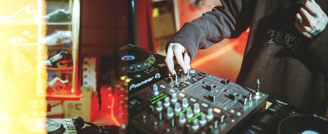 27 safensound, sneakerarber